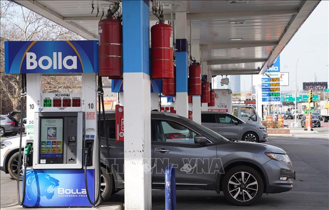 Dầu rời mốc 100 USD/thùng sau tín hiệu hạ nhiệt căng thẳng Trung Đông